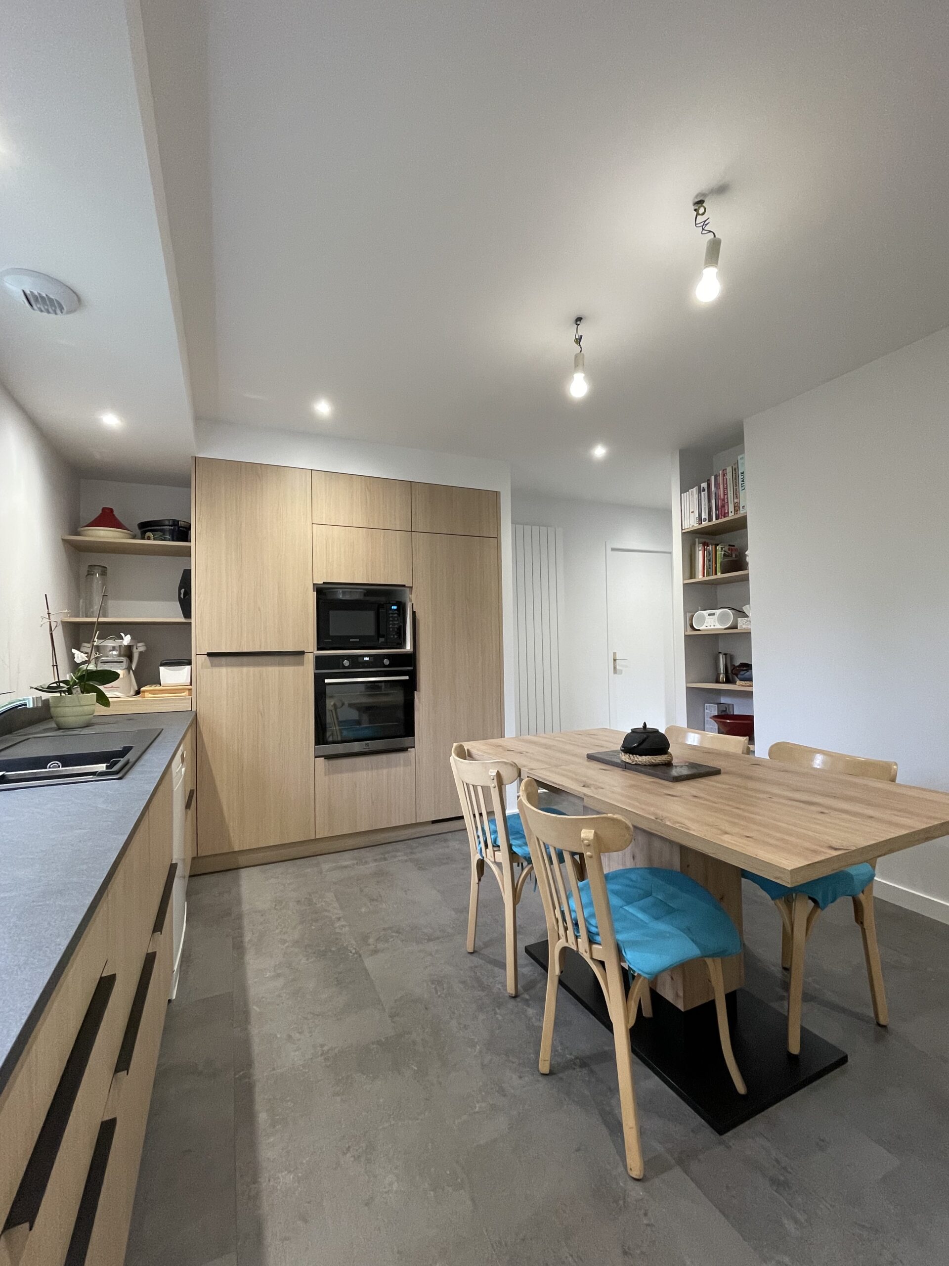 Rénovation d'une cuisine, à Riom, par Cot A Cot Architecture d'intérieur.