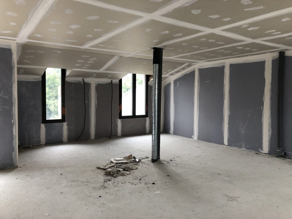 Phase travaux , appartement neuf, Châtelguyon (63), par Cot A Cot Architecture d'intérieur.